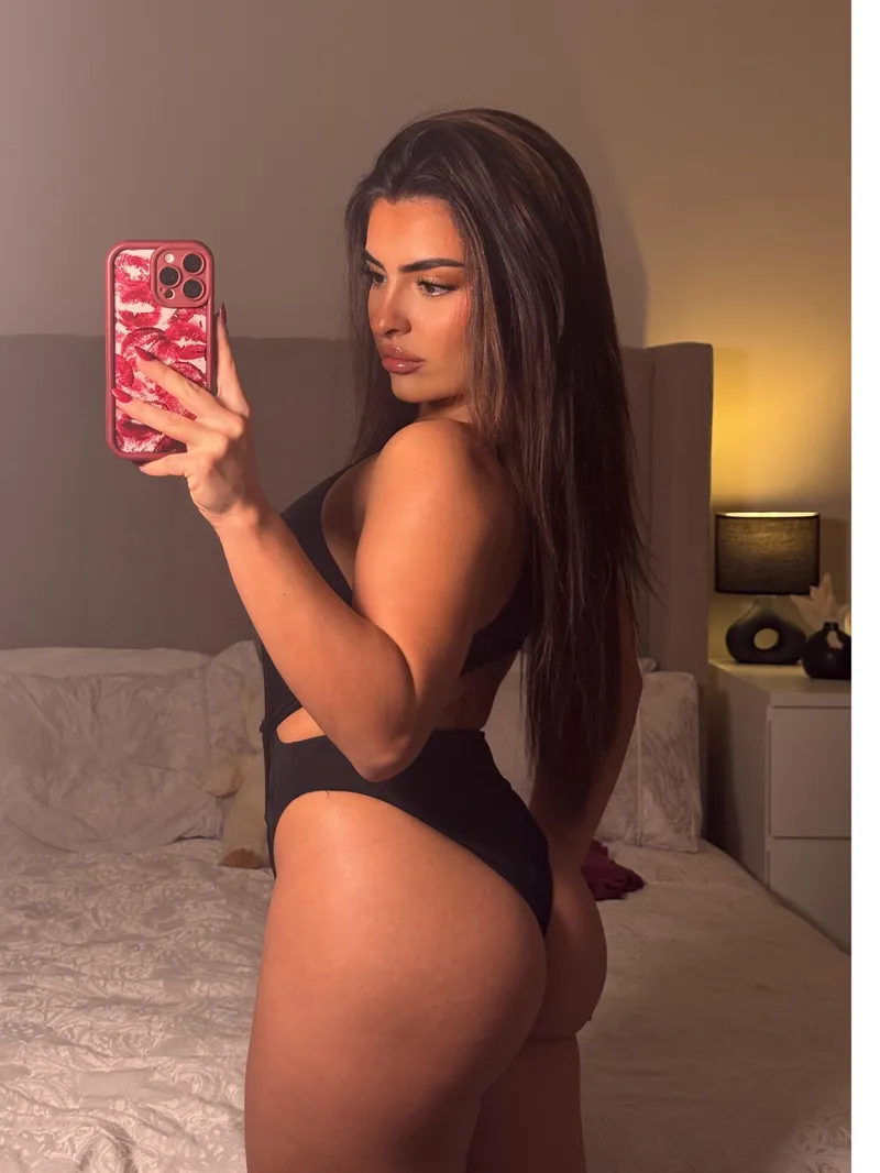 Thumbnail iamb1gr0b Brews 'Body Tea' with a Touch of Seduction