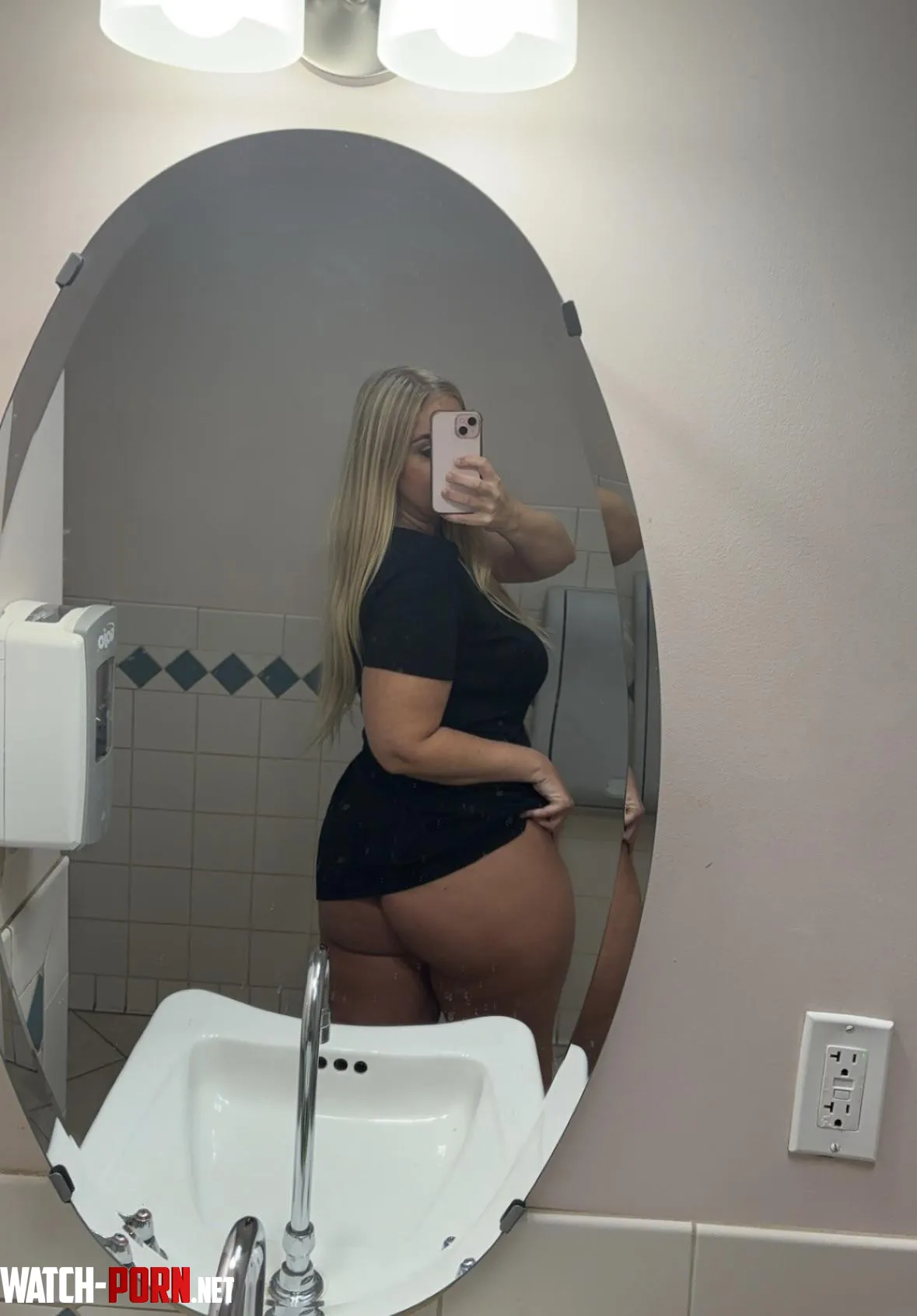 Bend me over in the store bathroom? by Lizzyyg