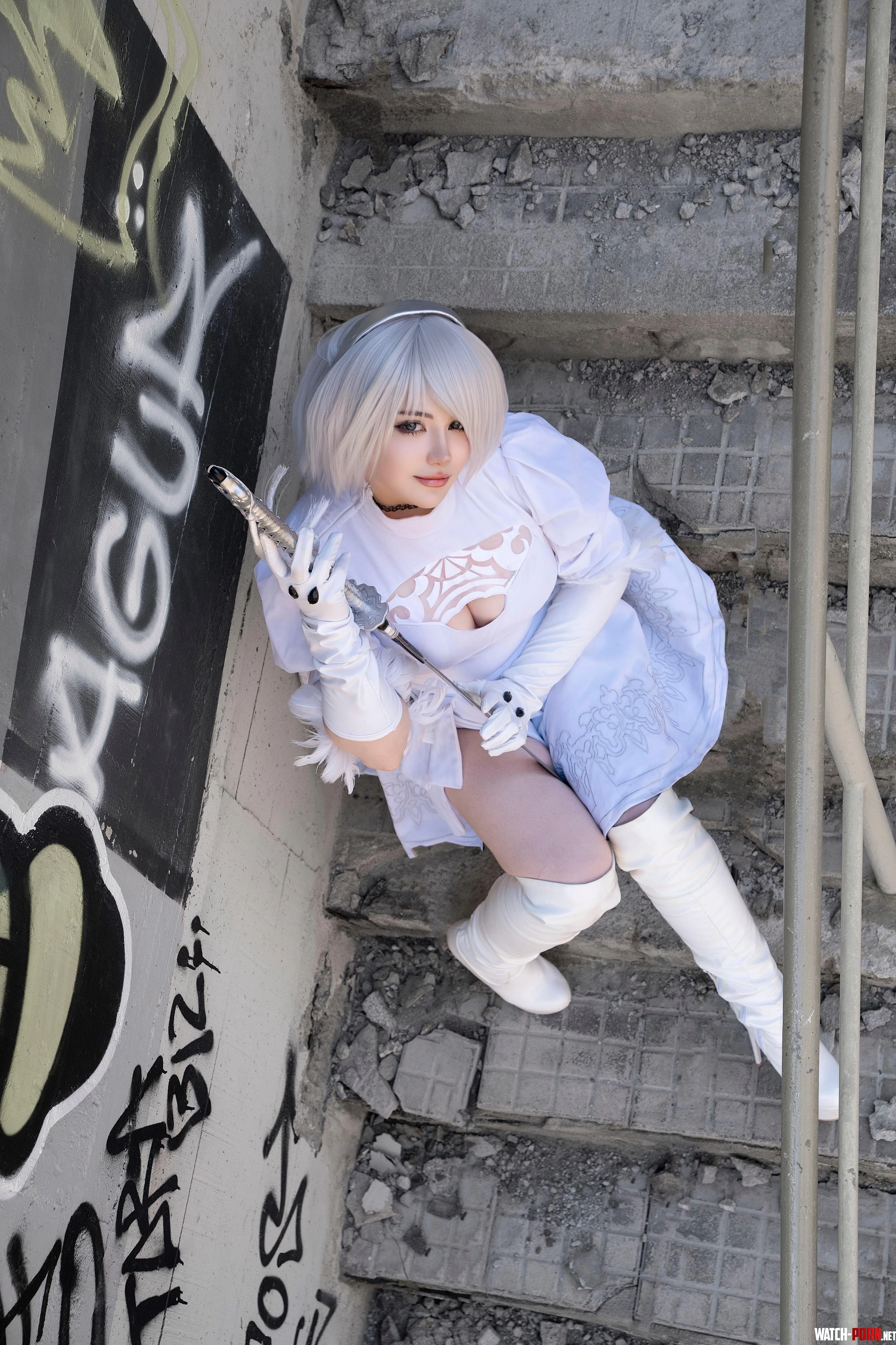 2B rocks white (Kuroitsne) by Kurokitsunexcos