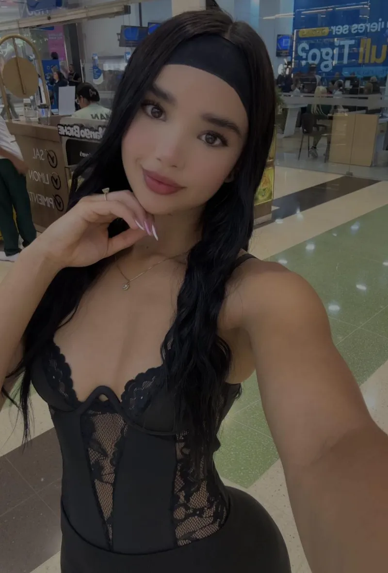 Thumbnail Muy Comodo y Lista para Salir: Tightdress Enthusiast geralmuvbaby