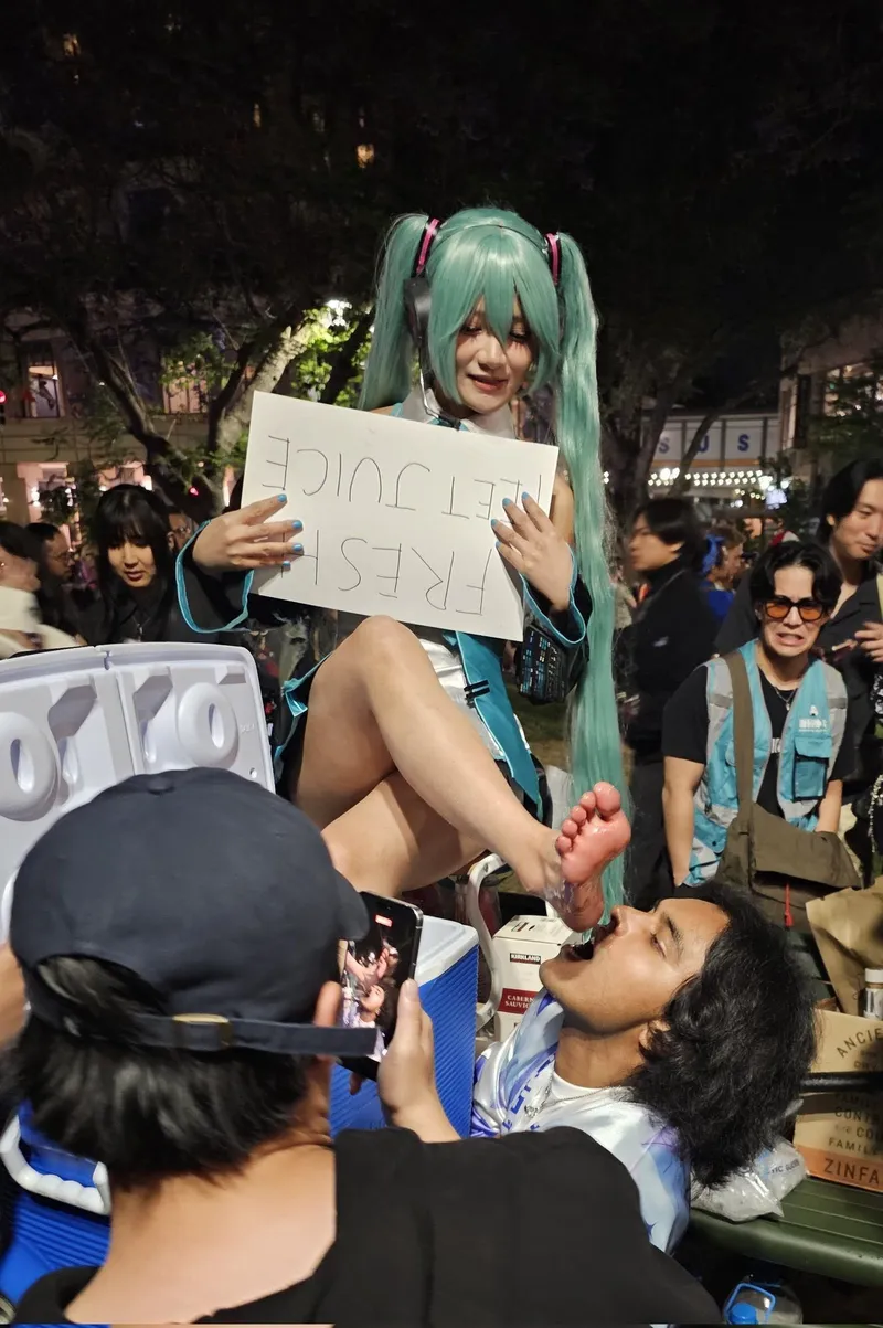 Thumbnail Experience Rule34Feet Fantasies with Hatsune Miku (Eimi)