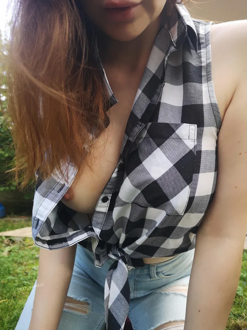 Thumbnail Lilly_vanilli's Oops Moment with Unbuttoned Shirt | downblouse Reveal!