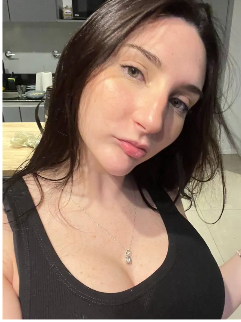 Thumbnail Feeling Cute and a Little Distracting Total Babes: not_bob_rose's Confident Style