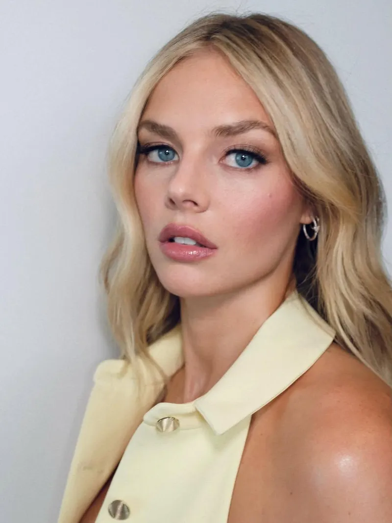 Thumbnail Discover Samara Weaving's Charms | BillyDaBrute