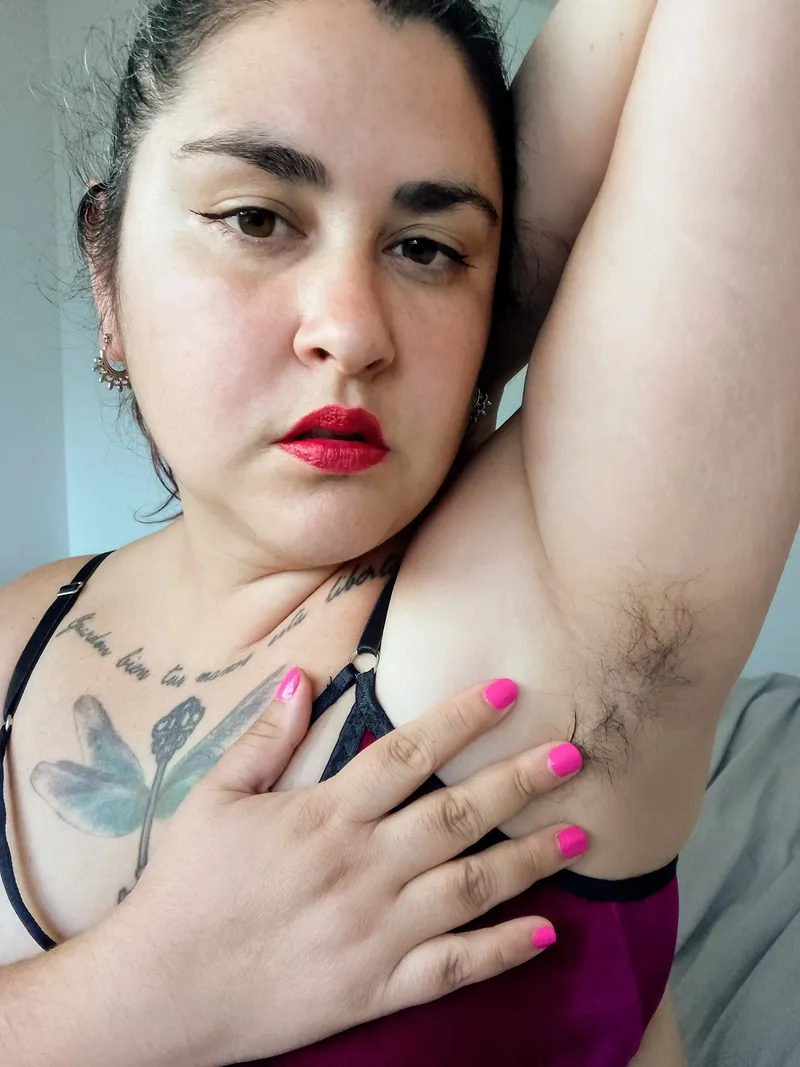 Thumbnail One sniff and your self-control is gone by annethebaby