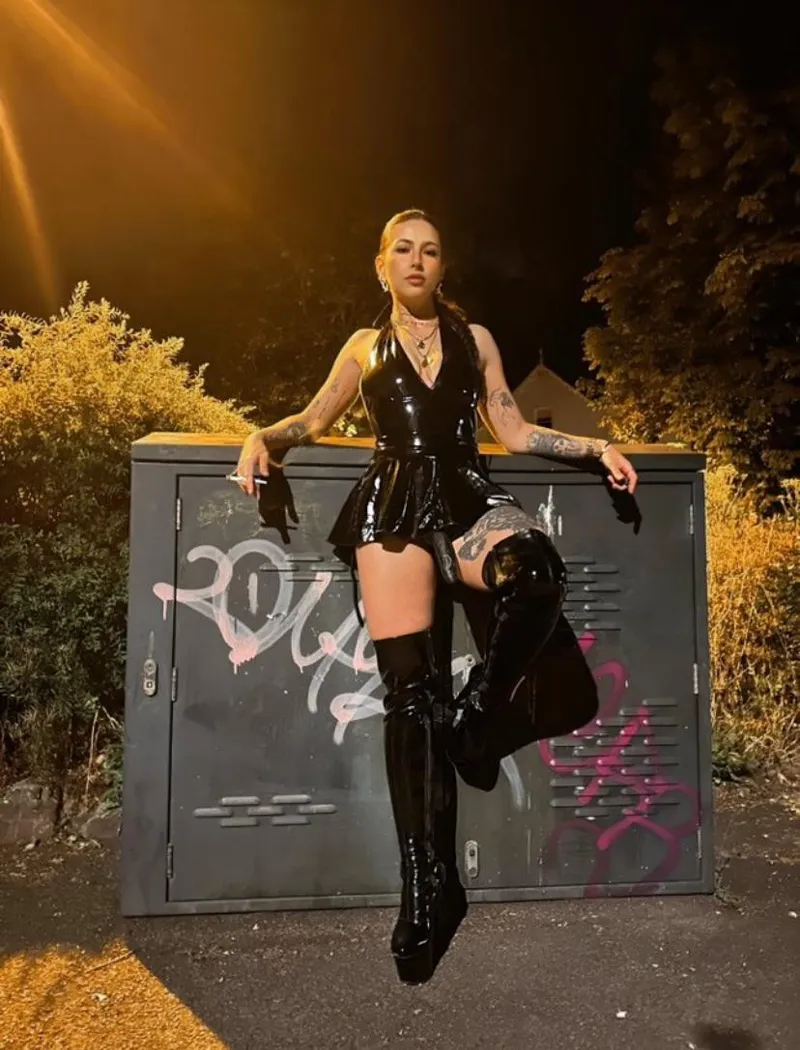 Thumbnail Leather, confidence, and a mind that knows how to command attention.Submissive men who value discipline,respect,and genuine connection come say hello🖤😈