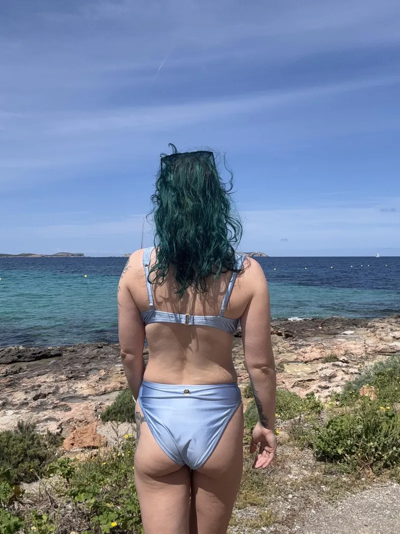 Thumbnail Juicy beach booty
