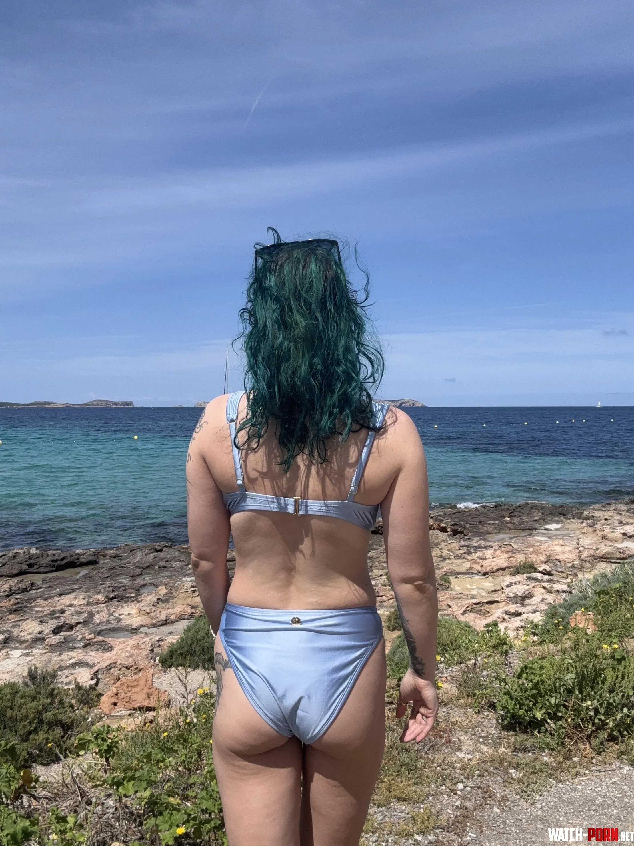 Juicy beach booty by sirenskiss3