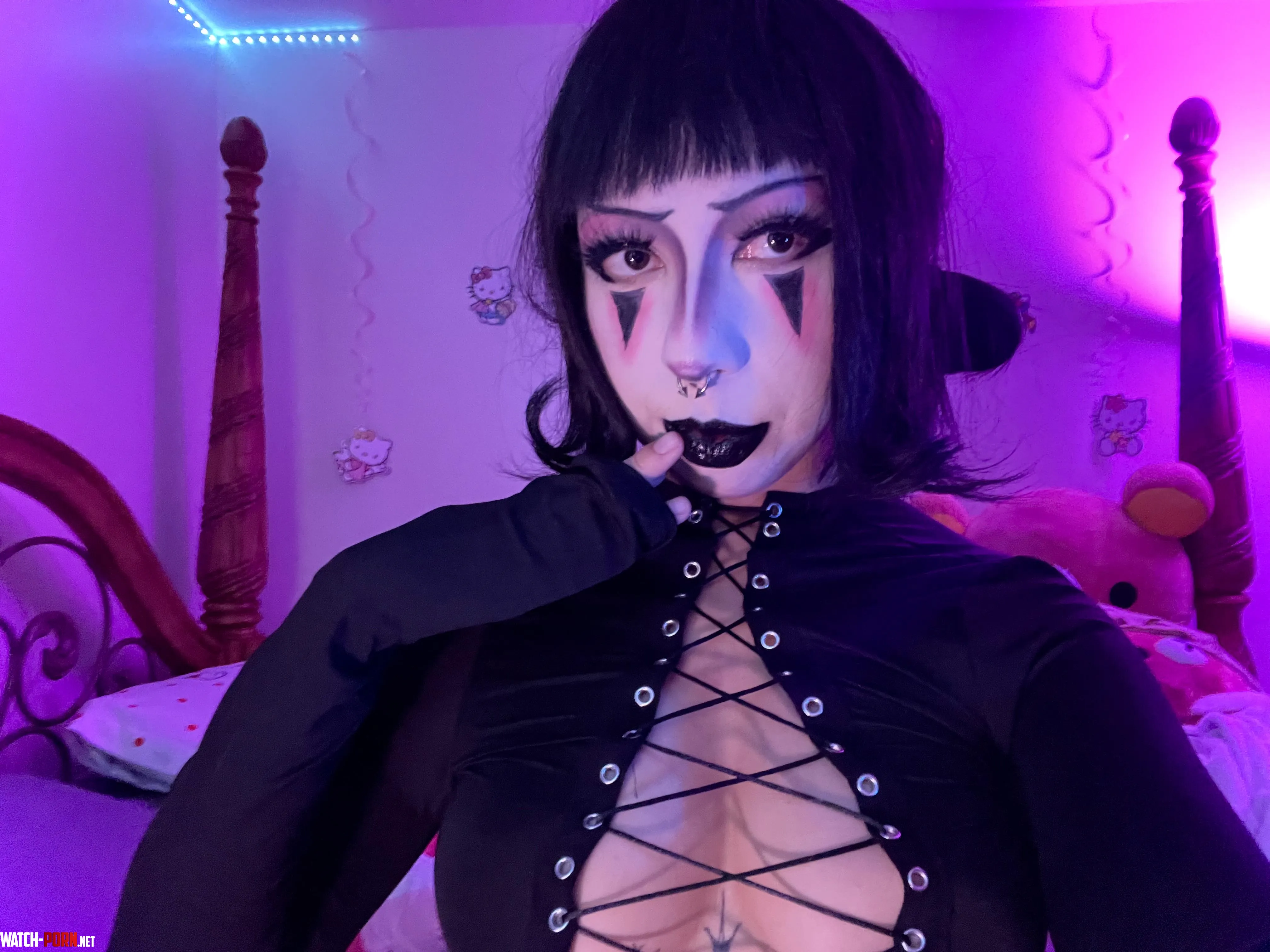 scene girl feels like clowning around by neuroxtasy