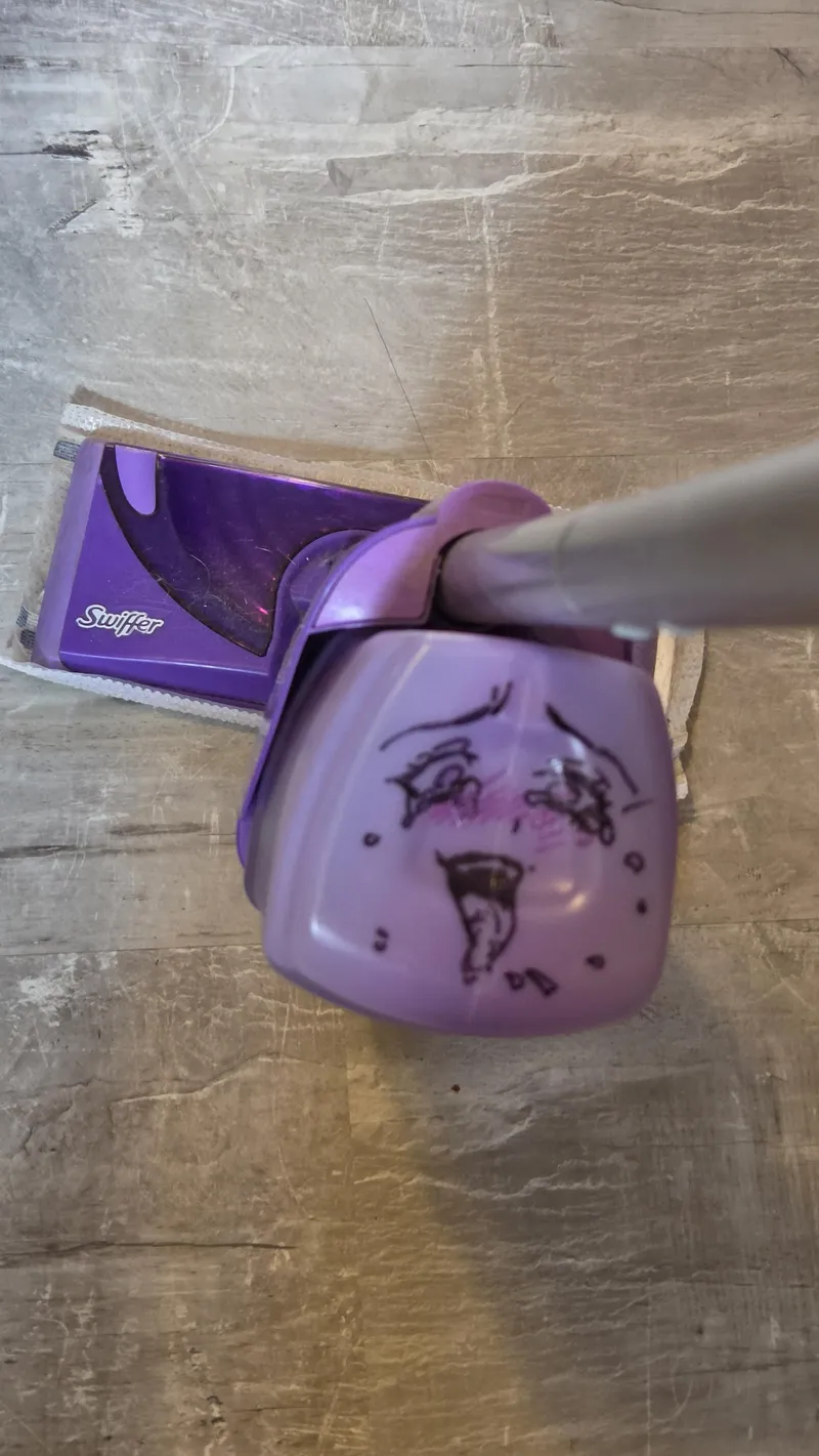 Thumbnail Swiffer-sama