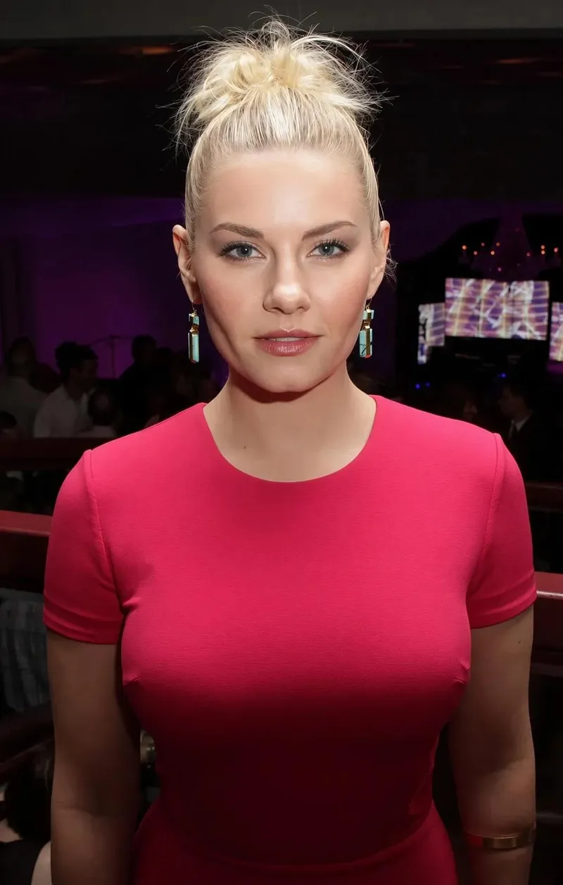 Thumbnail Elisha Cuthbert
