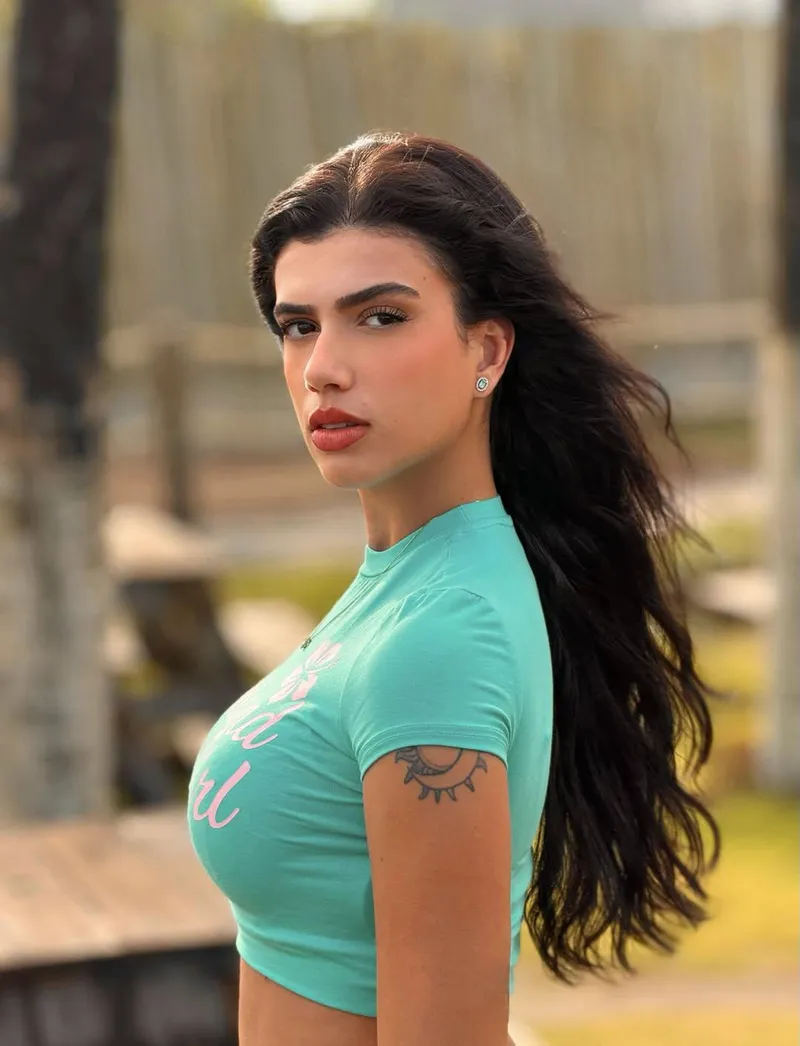 Thumbnail Victtoria Medeiros