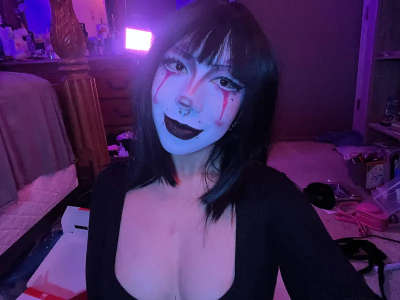 Thumbnail ur fav goth clown
