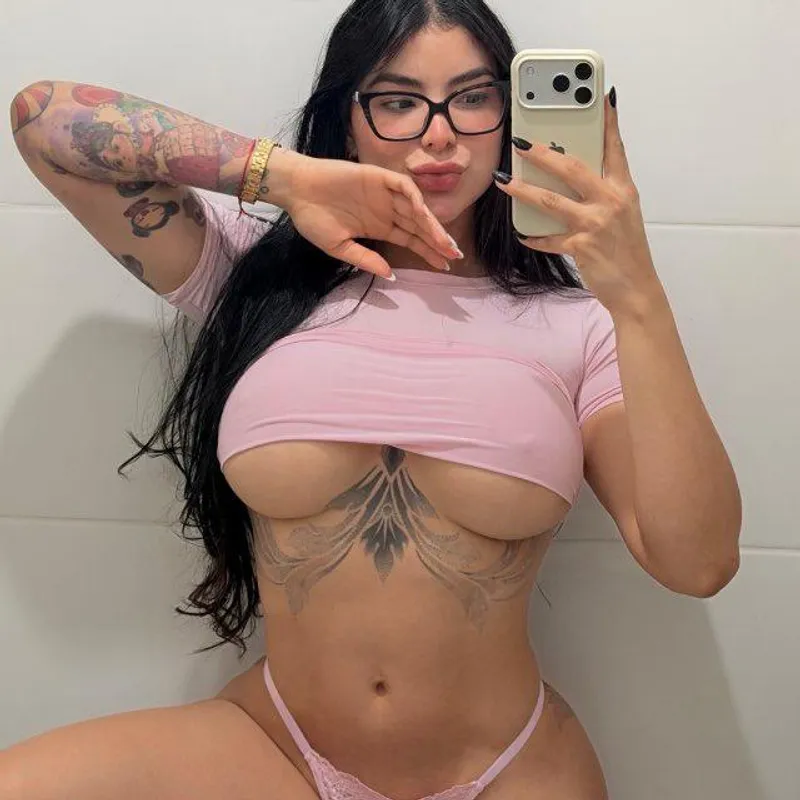 Thumbnail How do I look in this color? Be honest..