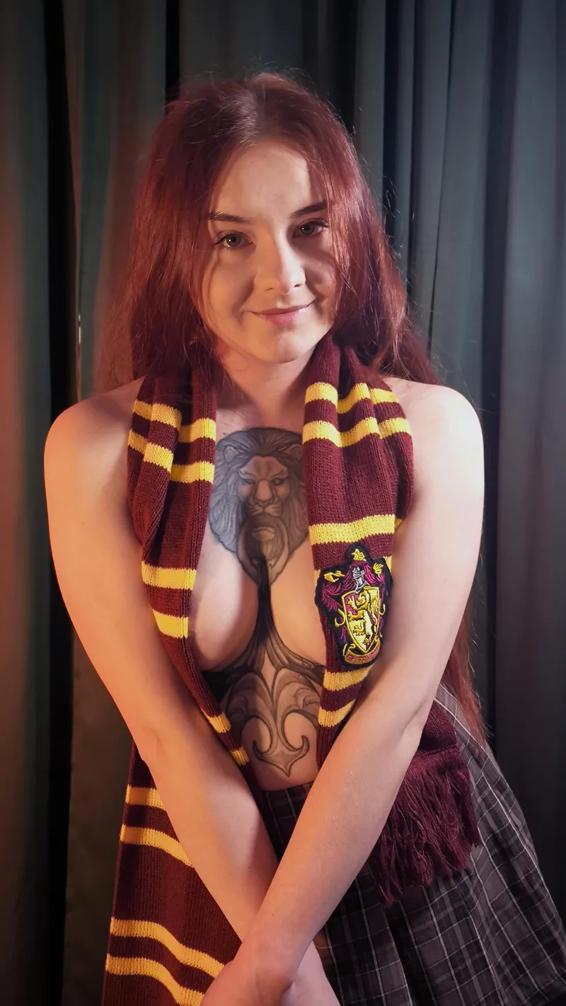 Thumbnail How many points for Gryffindor if Ginny drops that scarf?