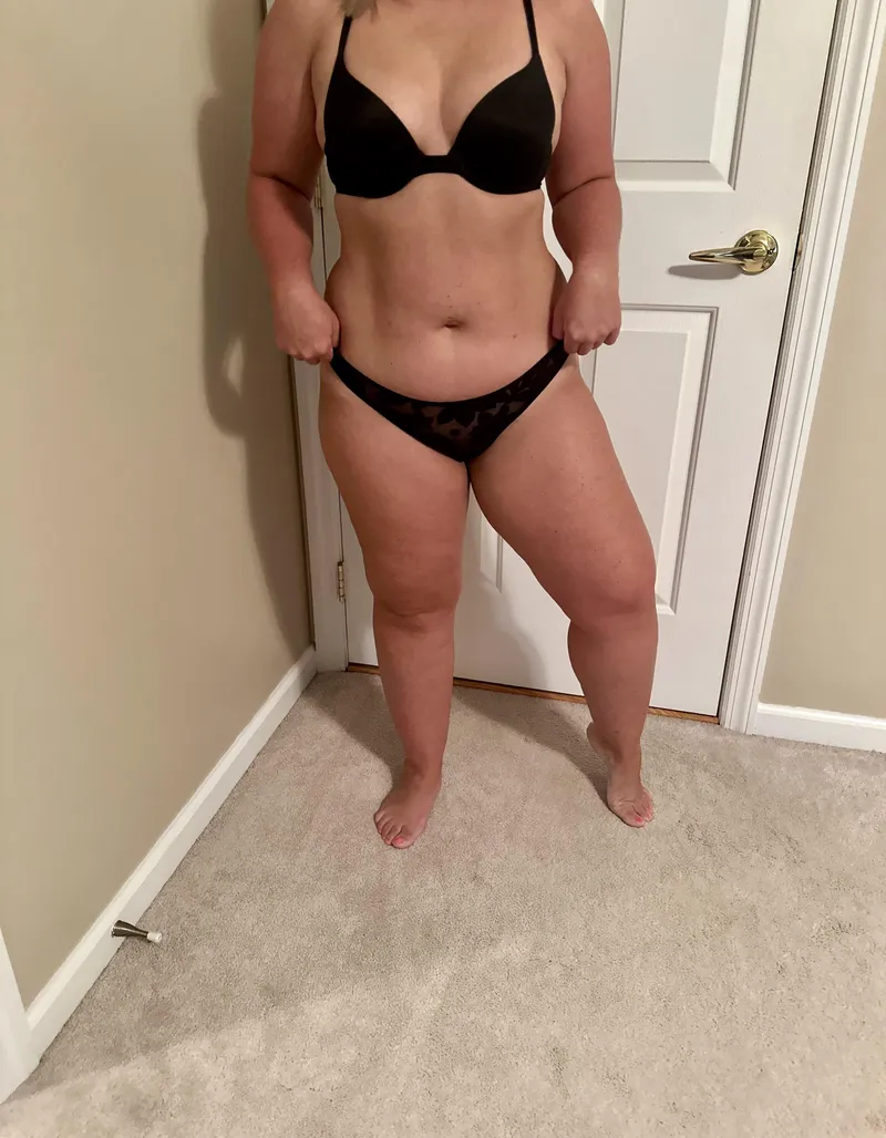 Thumbnail What kind of MILF are you looking for today