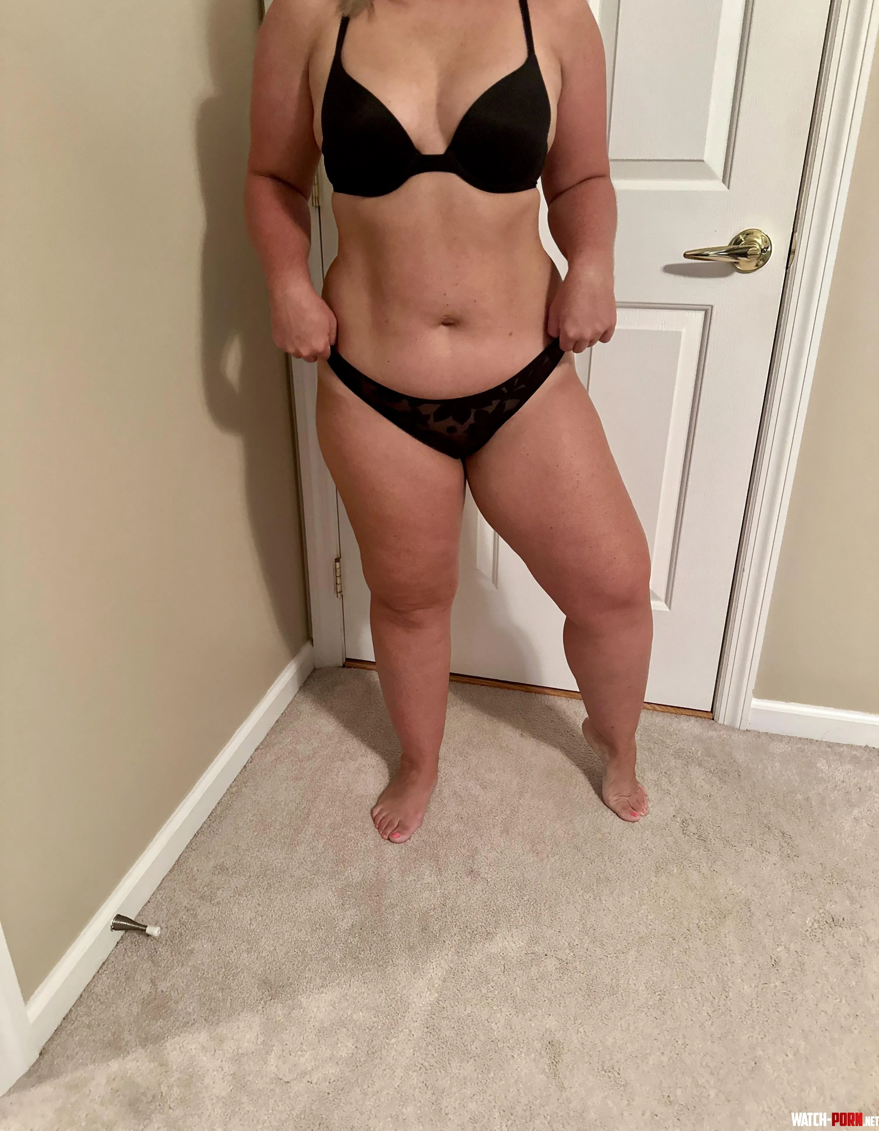 What kind of MILF are you looking for today by naughtywife_26