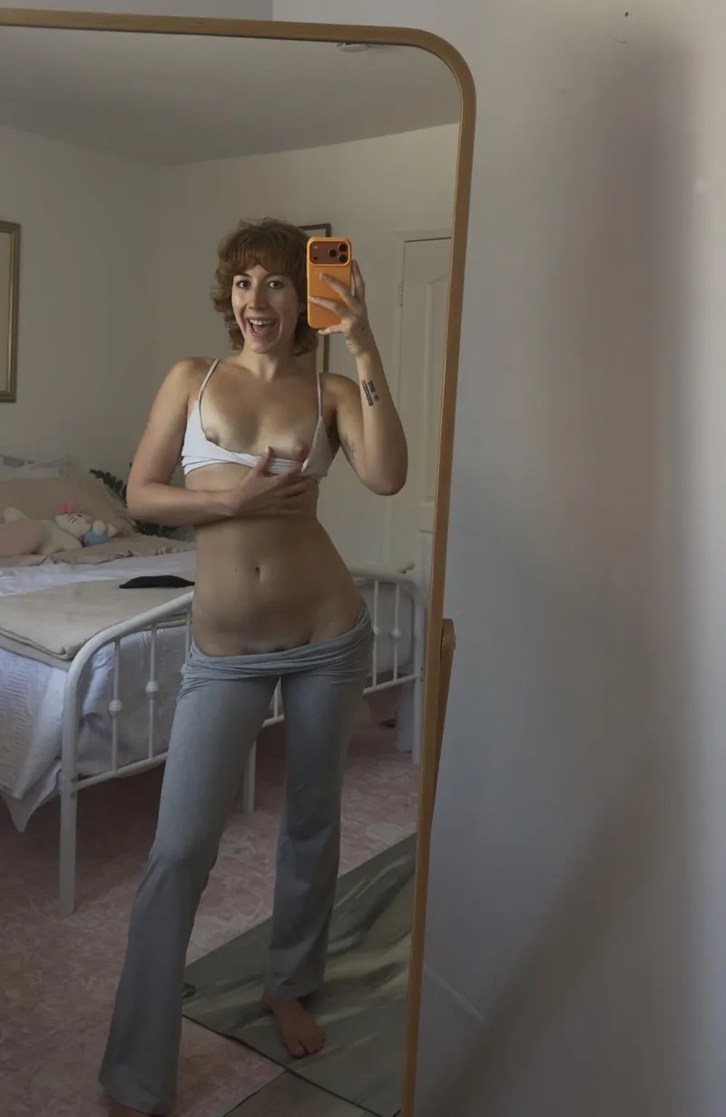 Thumbnail I love having short hair because it makes my tits more noticeable