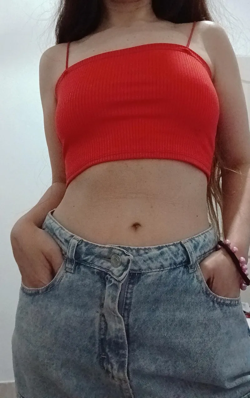 Thumbnail My favorite crop top with jeans