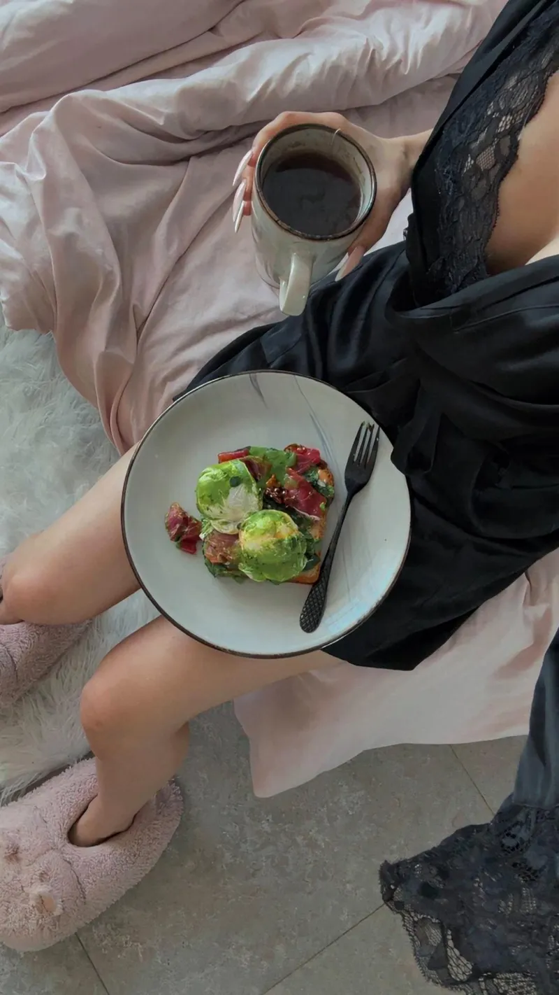 Thumbnail I'm having breakfast, you've got a great view of my legs