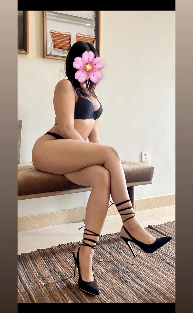 Thumbnail Black set with heels 🖤
