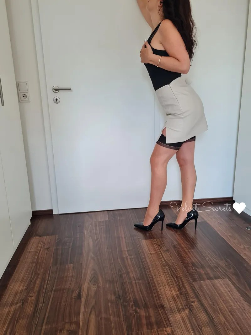 Thumbnail Black & nude- perfect match