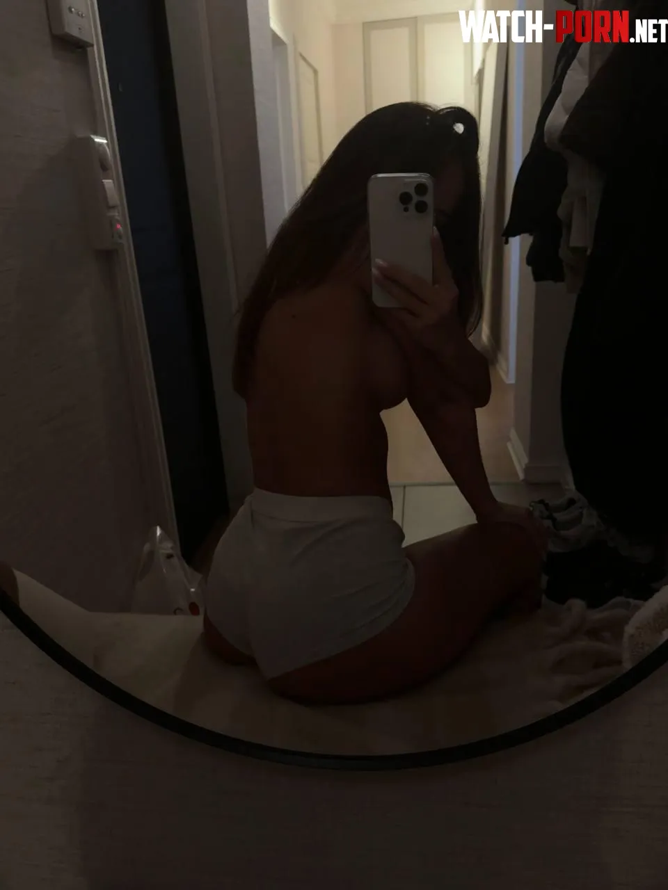 letar efter sovsällskap, är det uppenbart?🥵 by Forget-me-not-N