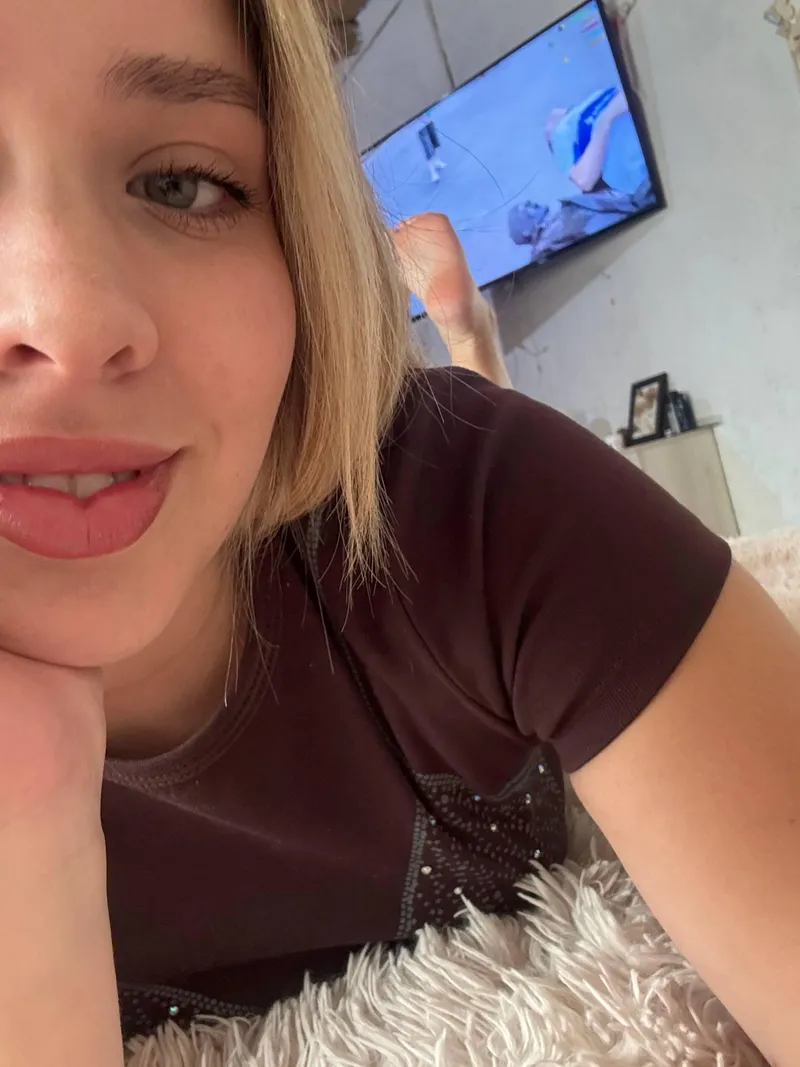 Thumbnail I’m curious what kind of trouble we’d get into together 😏 hit me on s,npcht , miadeagkeeh