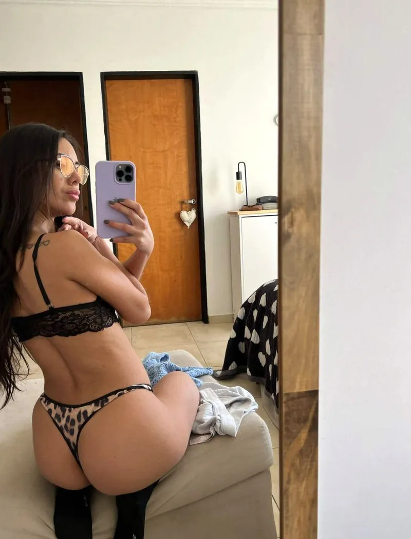 Thumbnail My 34yo peach in a thong