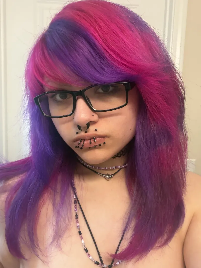 Thumbnail like emo girls, you'll love me ;3