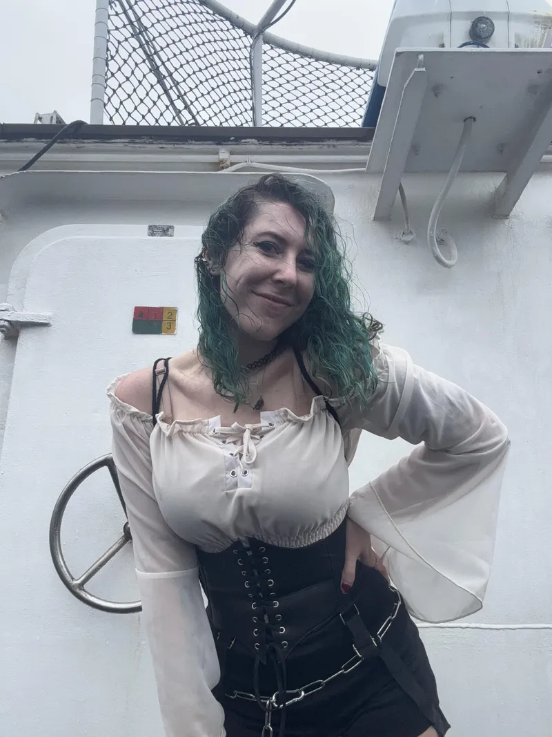 Thumbnail Lost at sea @sirenskiss3