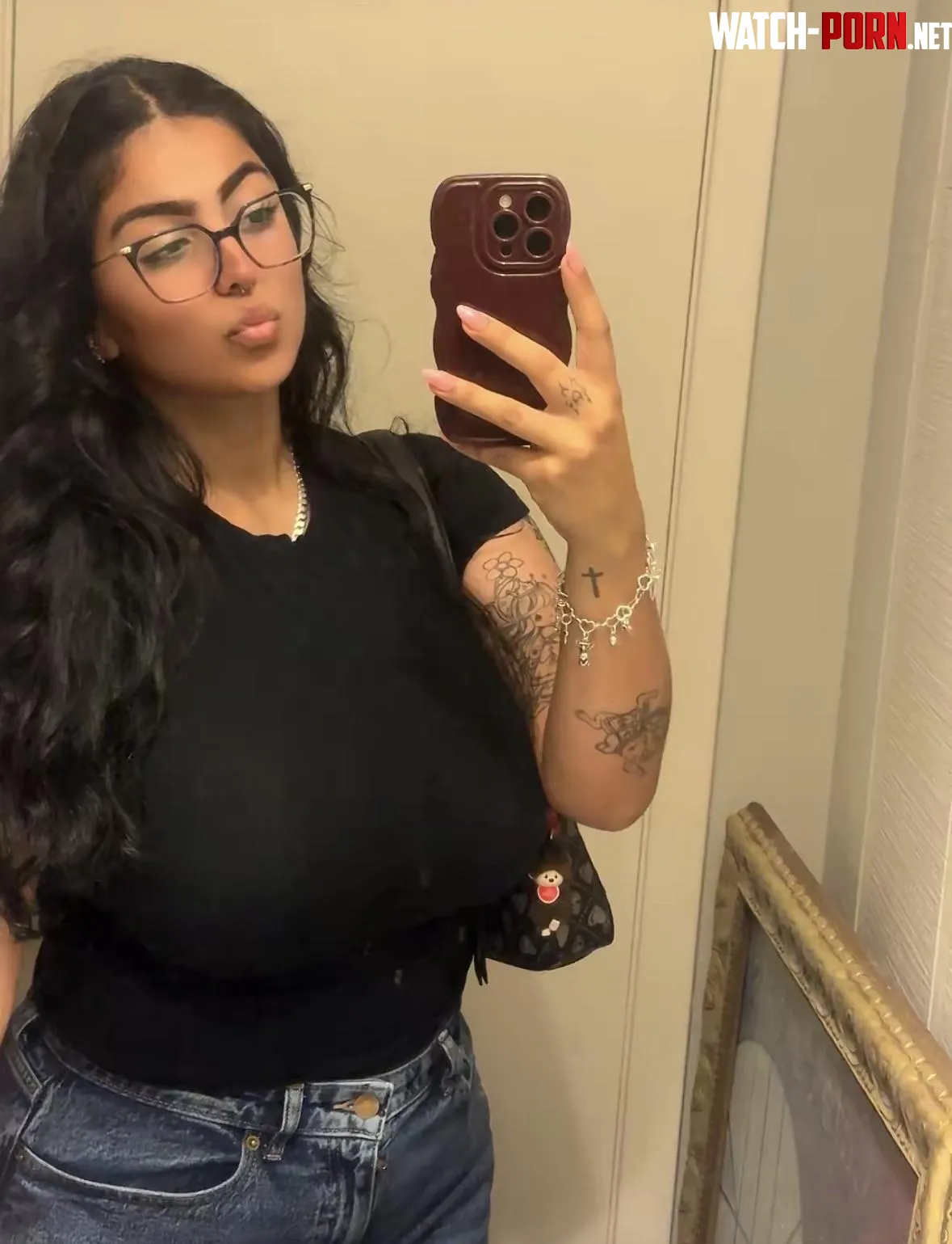 Busty Latina by redditor-md