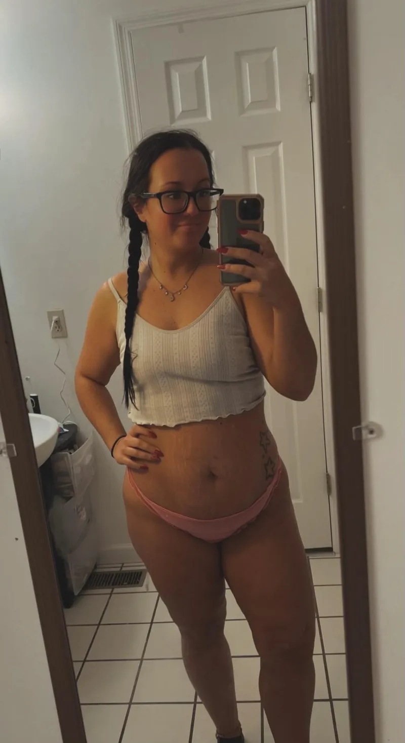 Thumbnail Just a bored milf wanting to have some fun 😘