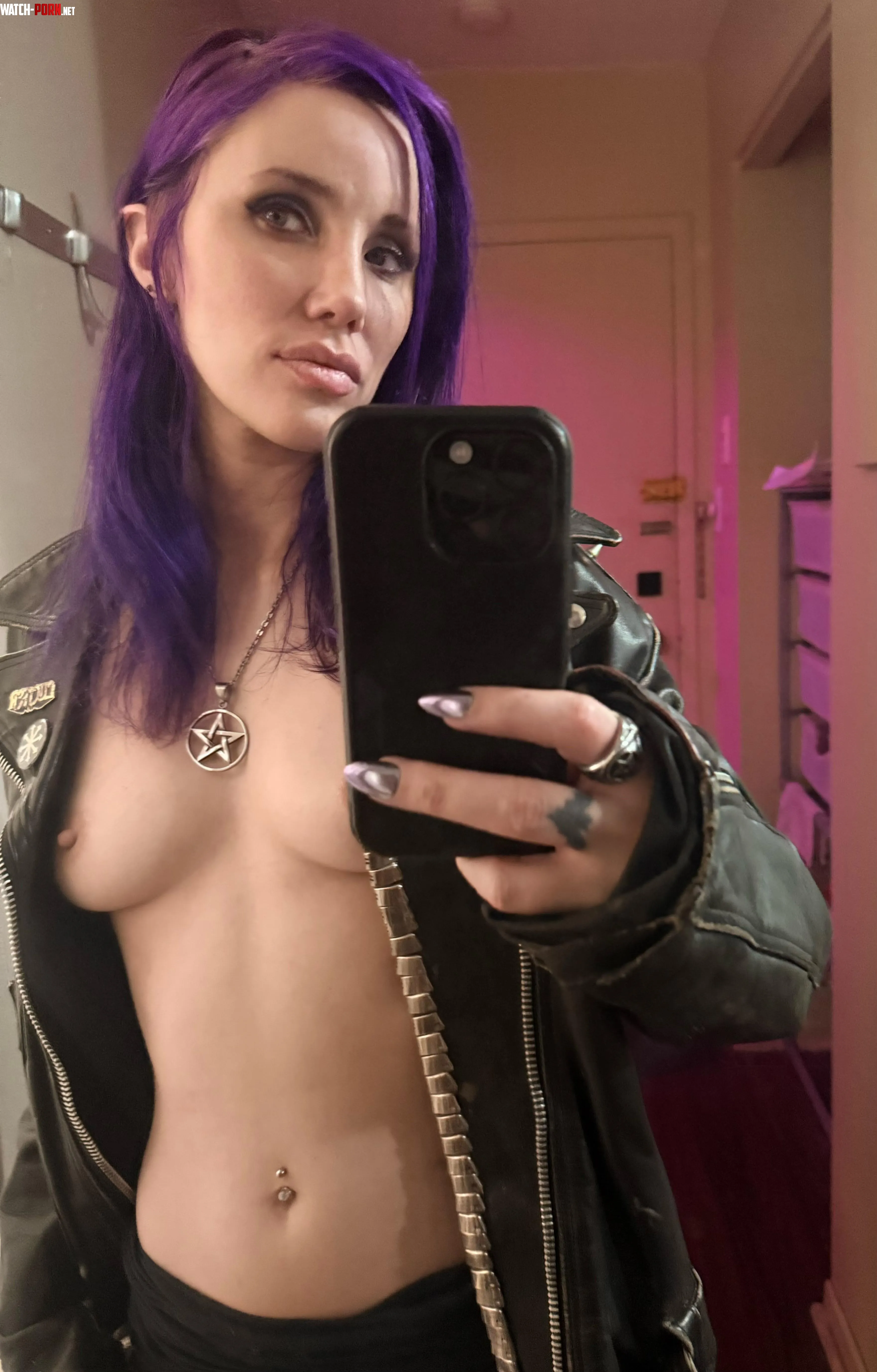 Punk girl 😈 by Pleasant-Darkness