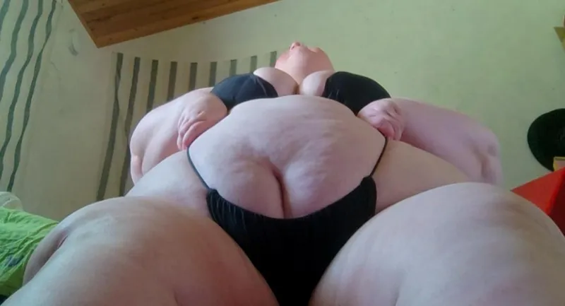 Thumbnail So.. do u like hiking ? U wanna climb this mountain and midway get stuck under the avalanche of blubber? 🤭🥰