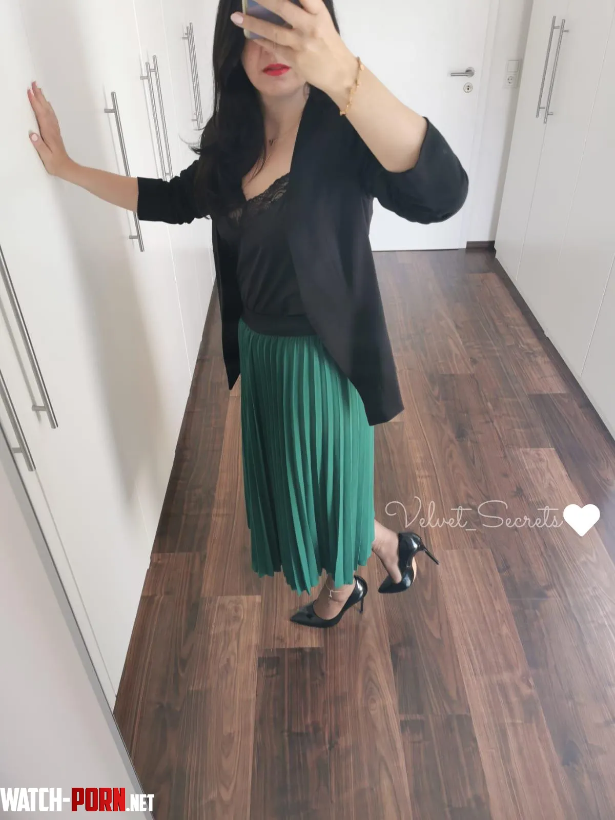 New day, new office look by _Velvet_Secrets