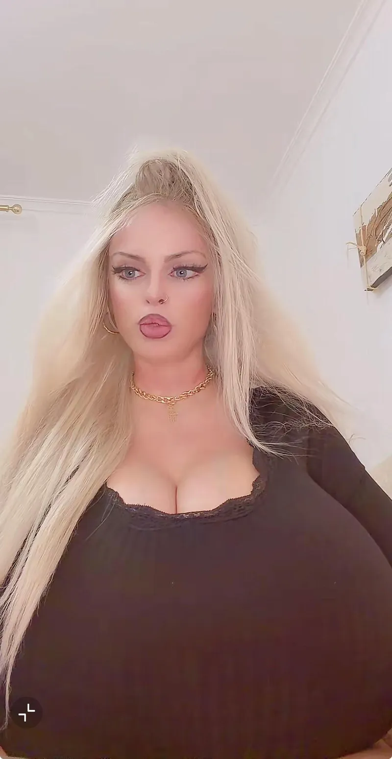 Thumbnail Spanish Bimbo