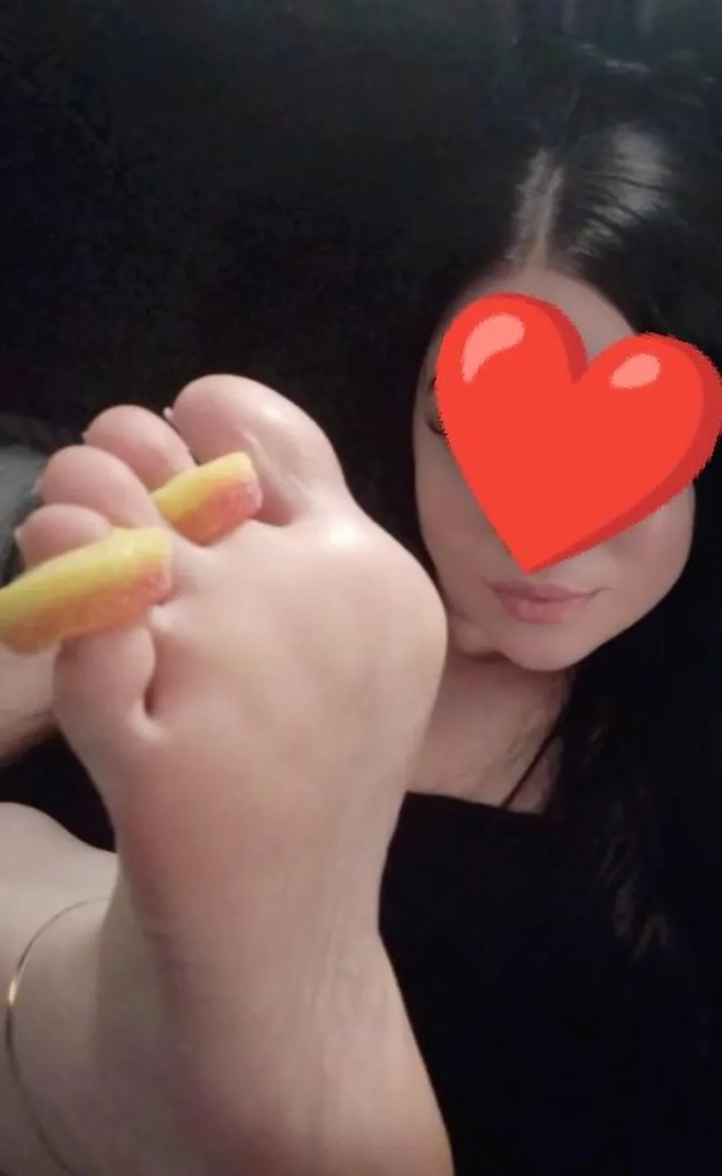 Thumbnail suck them off my toes for me?😋 (Oc)