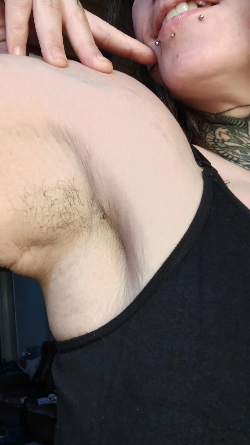 Thumbnail Do you want to lick my armpits?