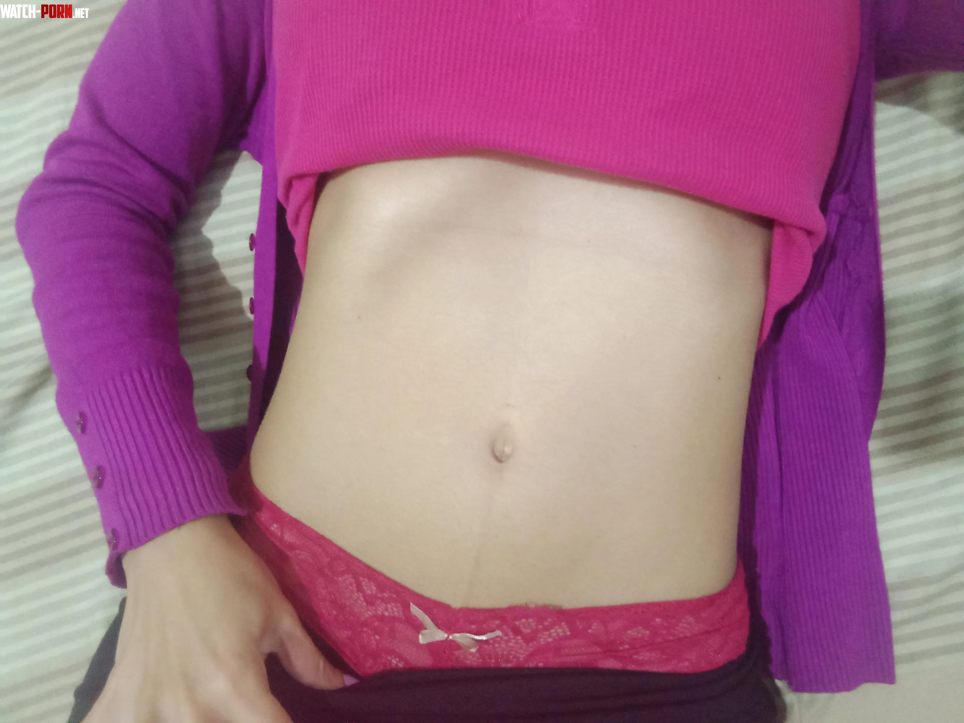 I like showing off my belly. by sweetrose923