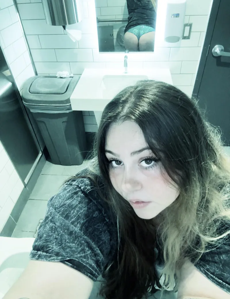 Thumbnail Be good for mommy or be punished.