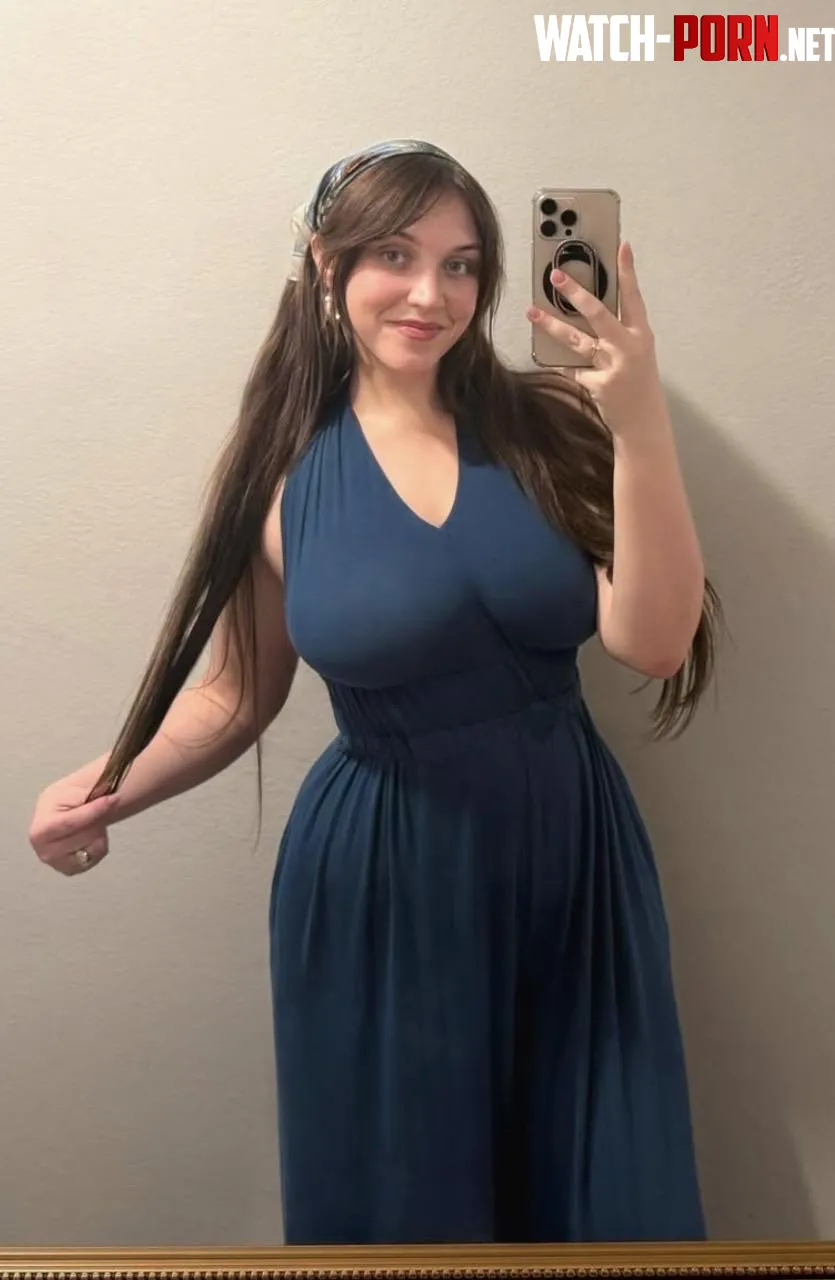 Busty in a blue dress by Lonkane