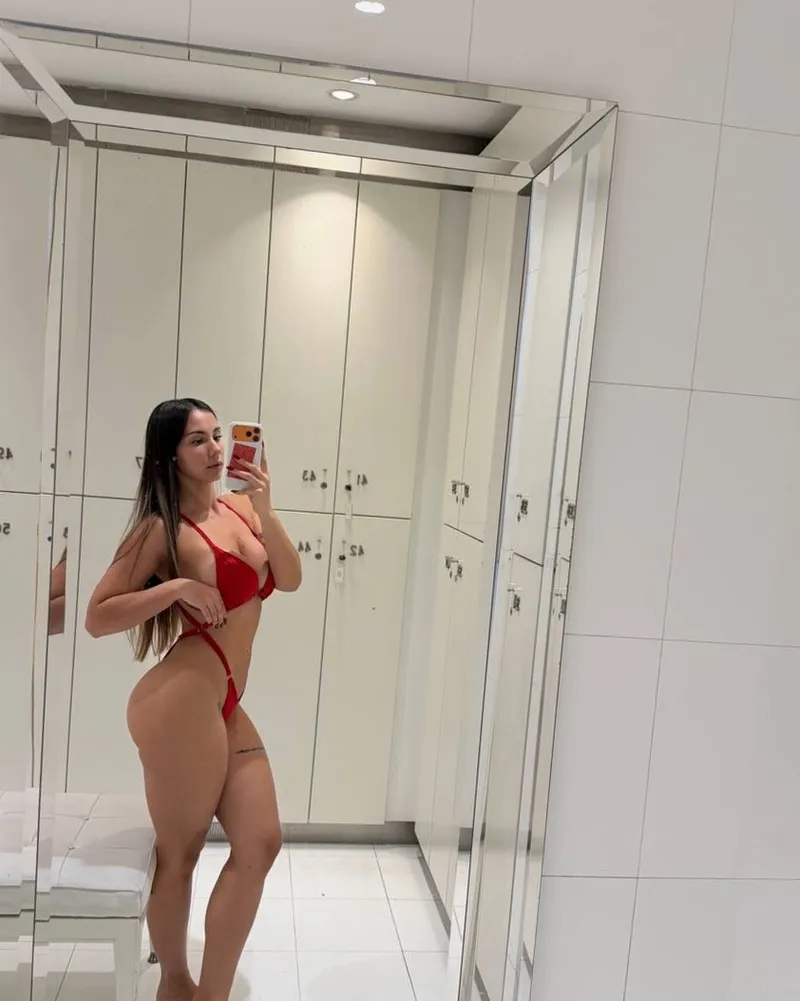 Thumbnail wearing red like a warning