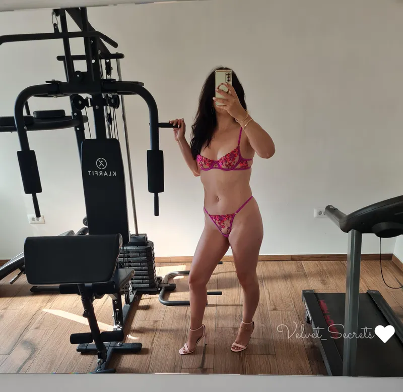 Thumbnail Magenta mirror view