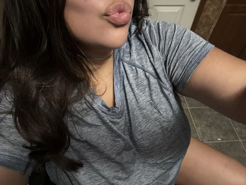 Thumbnail Dick sucking lips😍