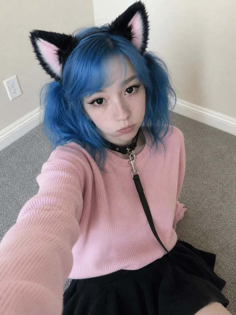 Thumbnail is there something in ur pocket or are u just happy to see me? :3