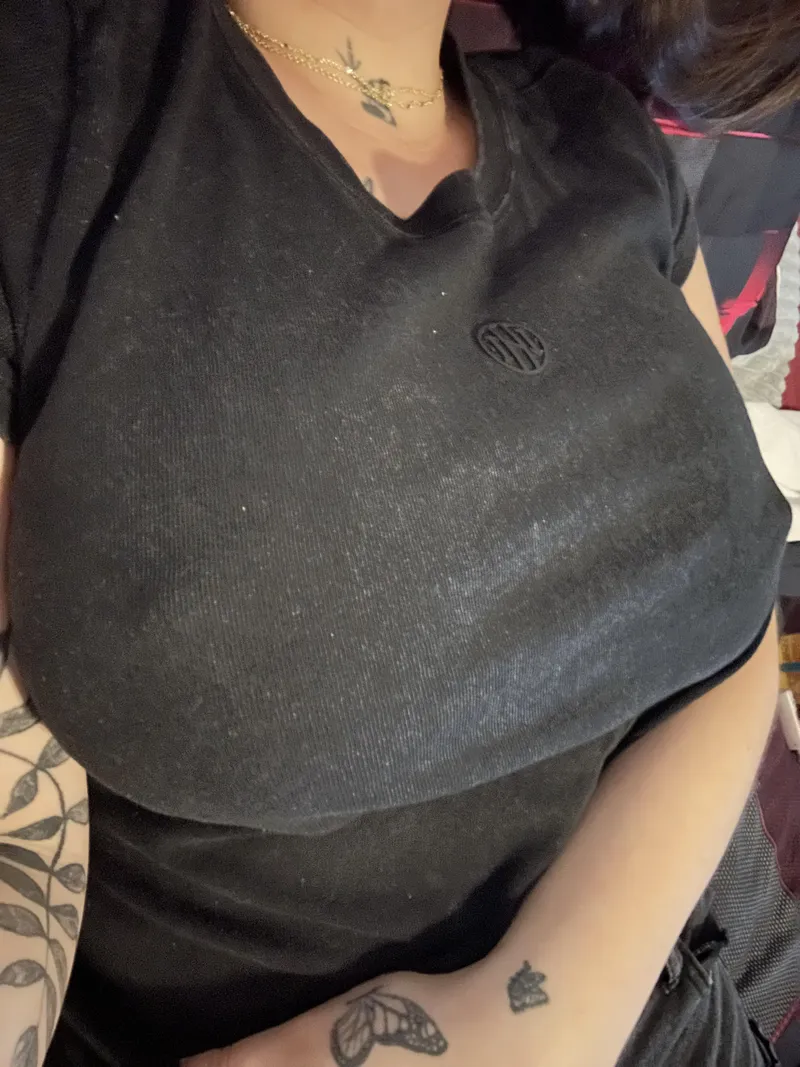 Thumbnail Love me a good t-shirt
