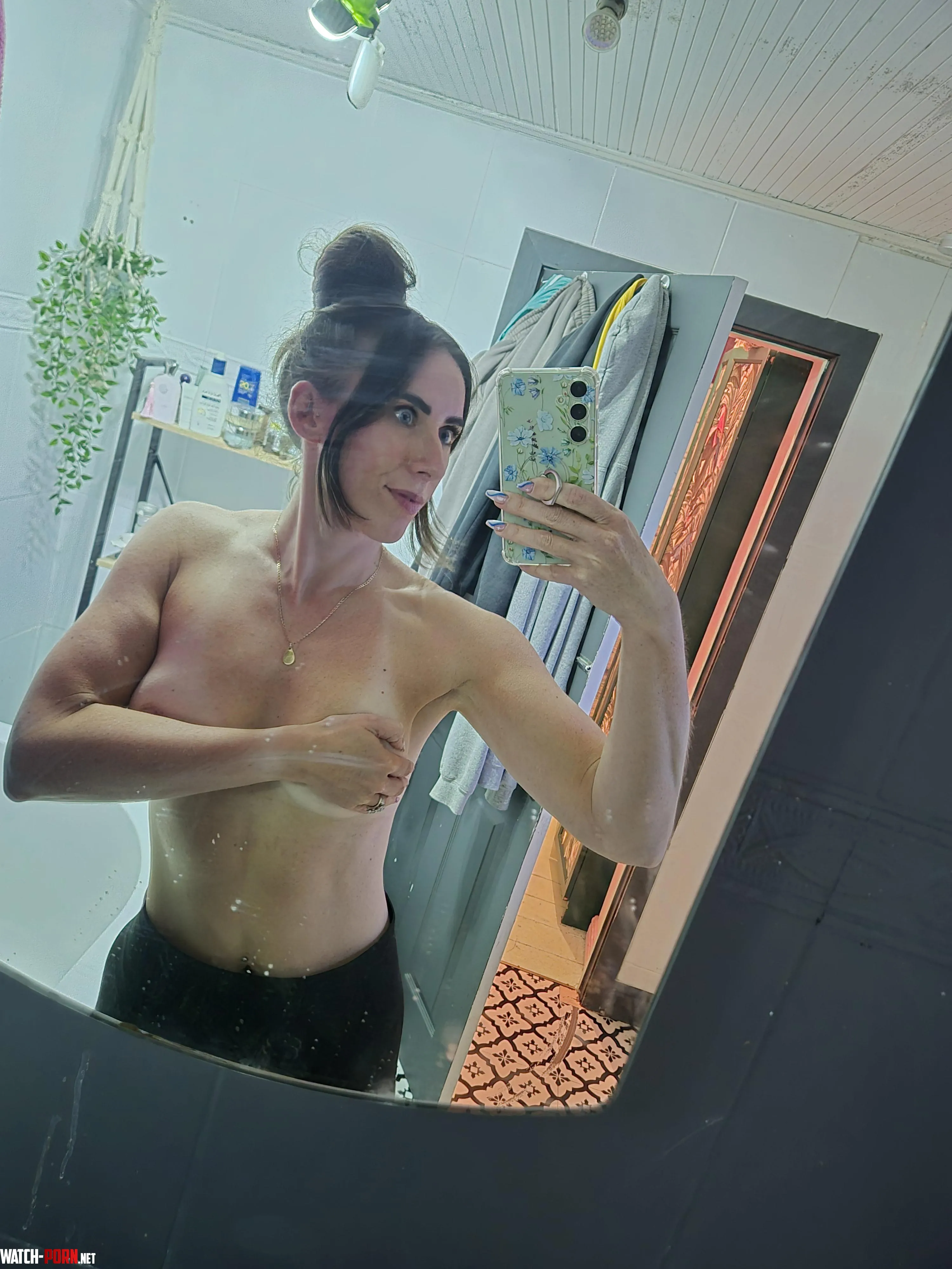 Pre shower selfie ✨️💦 by blueeyegymga1