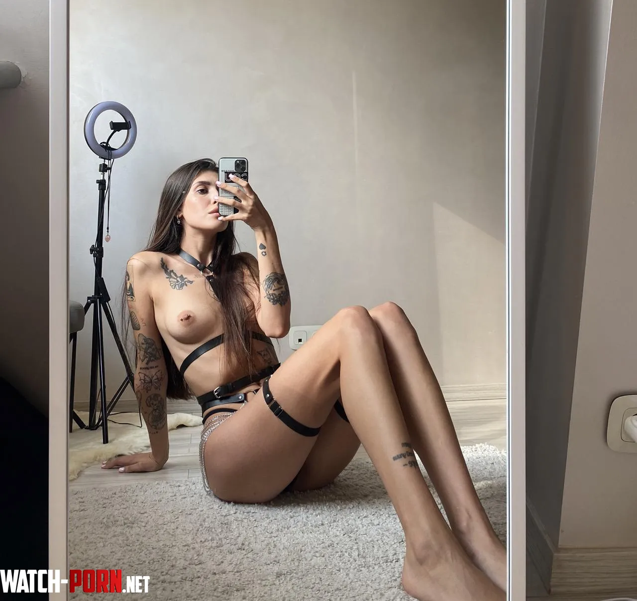 mirror selfie by secret_glow