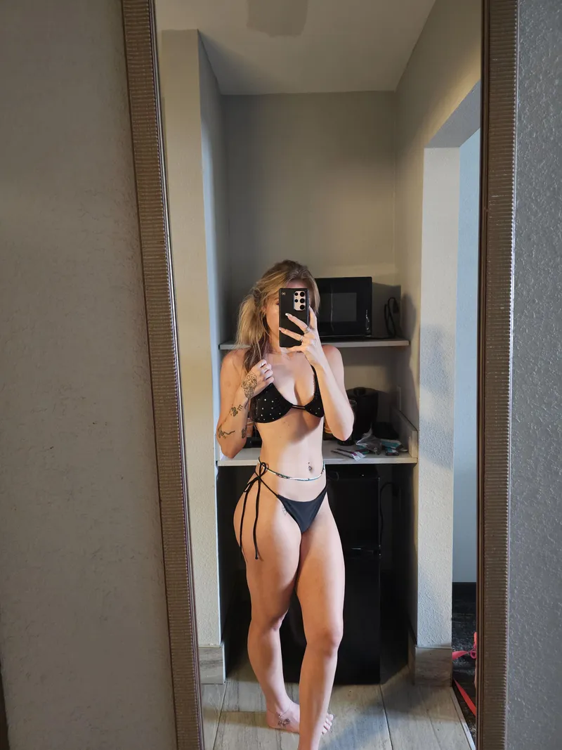 Thumbnail Can never go wrong with all black